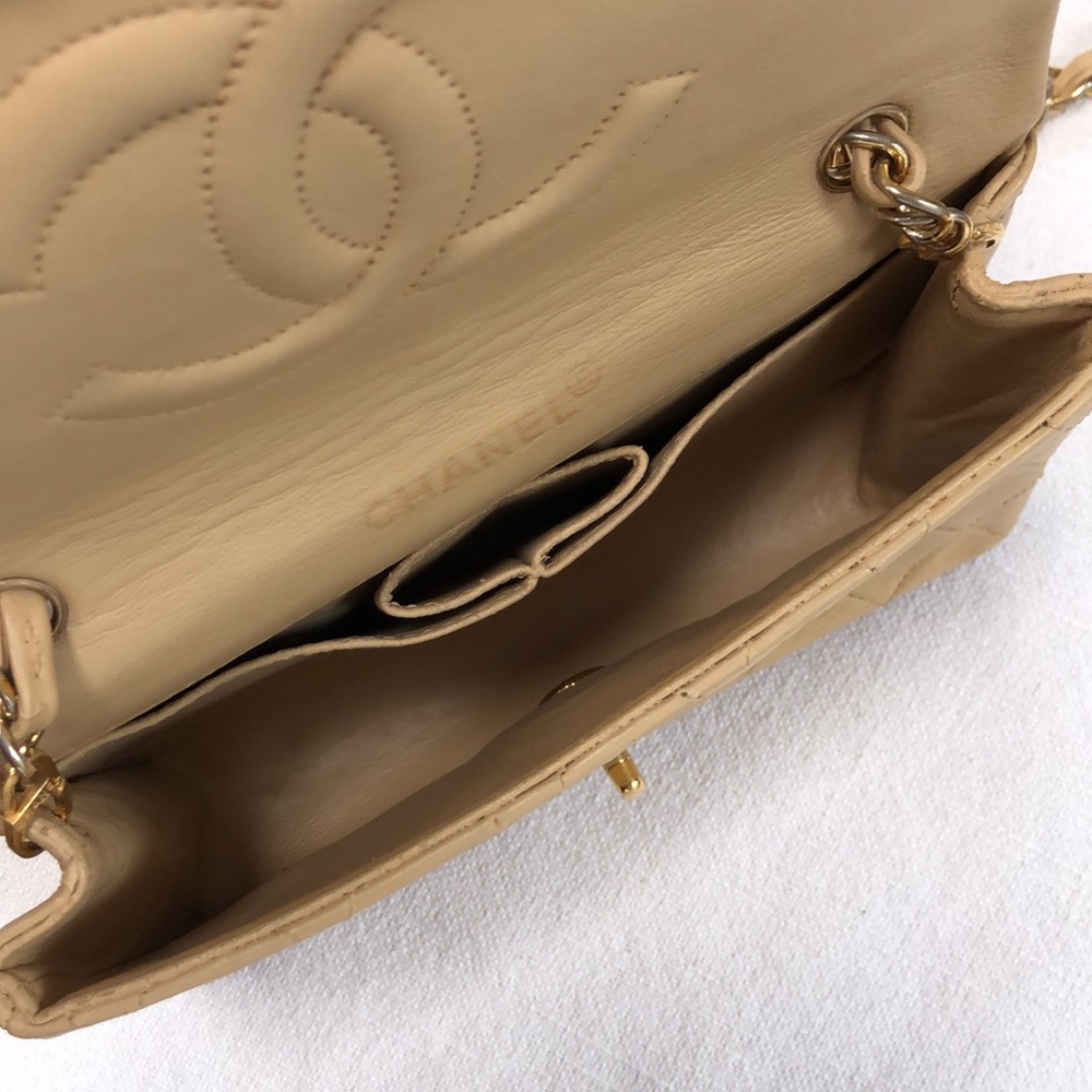 Vintage Chanel Cream Mini Flap - Picture 14 of 16